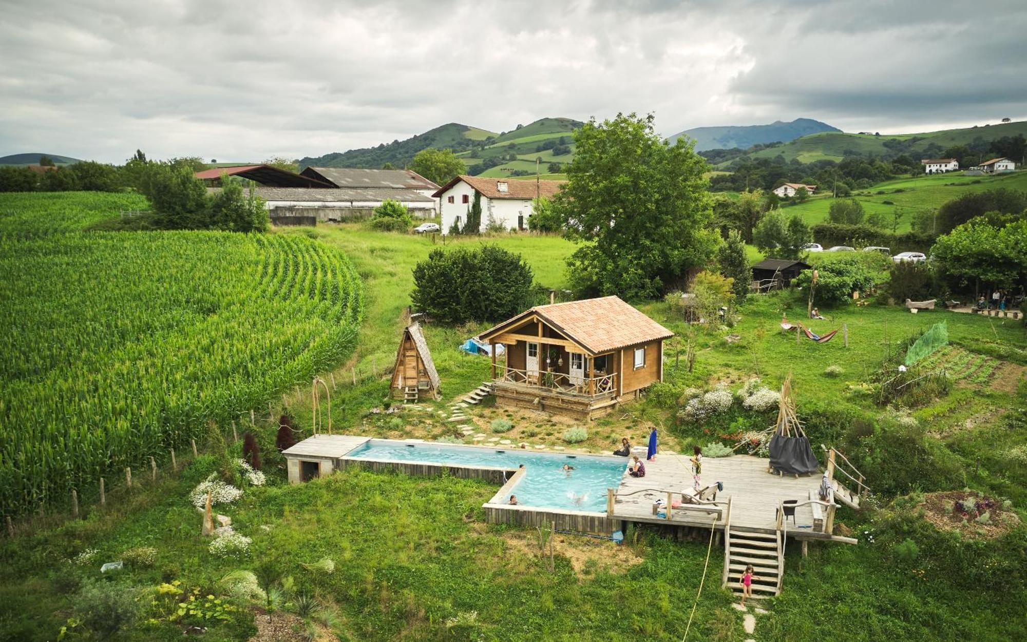 Les Fous Du Village Saint-Esteben Exteriér fotografie